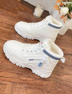 Women's Comfortable Sporty Sneakers - Image 3